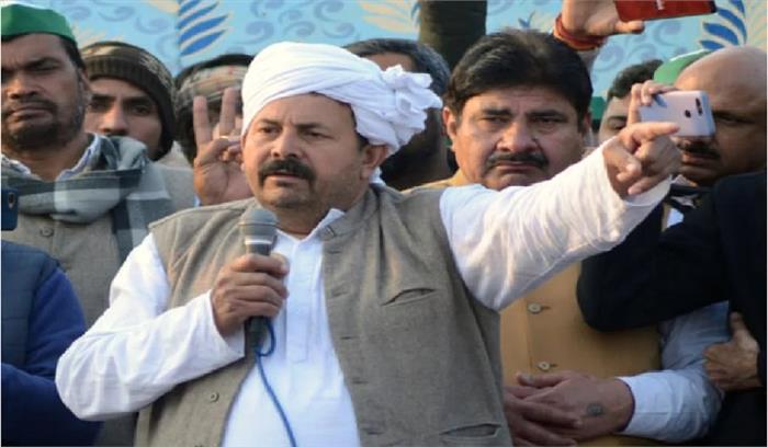 बात करें तो किससे करें सरकार अपनी जिद पर अड़ी है: नरेश टिकैत