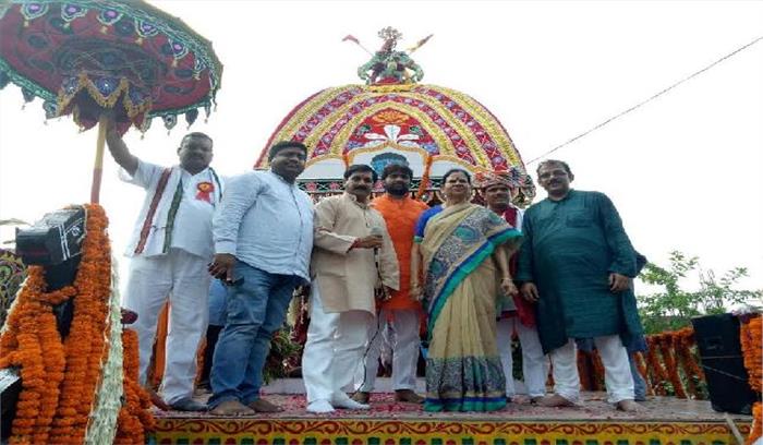 भंगेल से निकाली गई रथ यात्रा