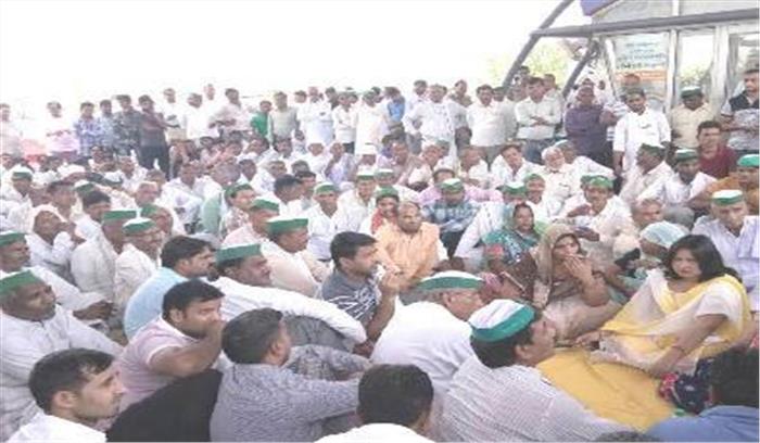 बीकेयू भानु गुट ने किया टोल प्लाजा पर प्रदर्शन