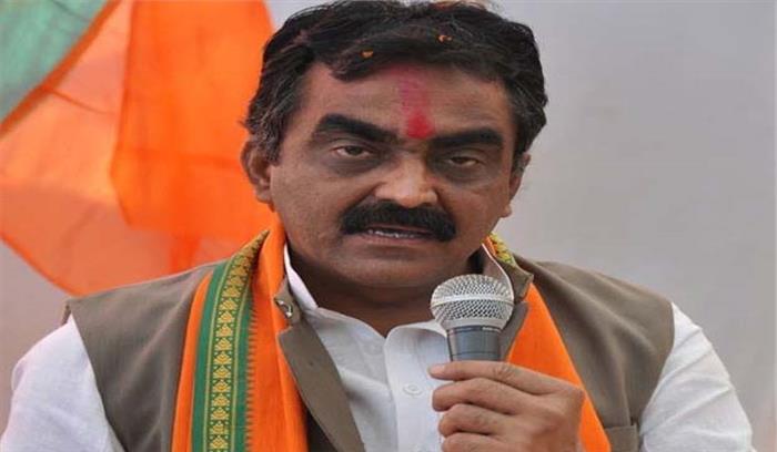 भीमराव अंबेडकर के नाम पर राजनीति करती है कांग्रेस: राकेश सिंह