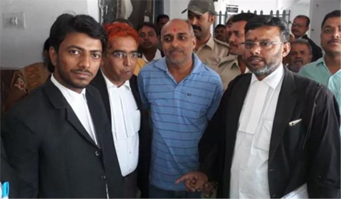 औरंगाबाद हिंसा मामले में भाजपा नेता अनिल सिंह ने किया आत्मसमर्पण