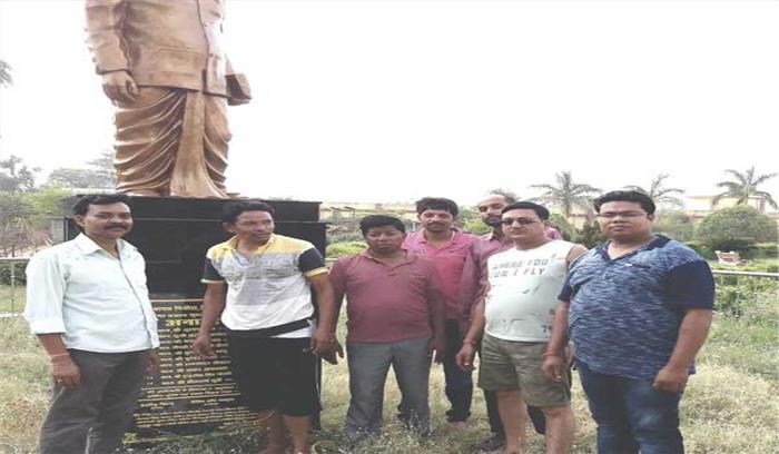 पुष्प वाटिका में चलाया स्वच्छता अभियान पुष्प वाटिका में चलाया स्वच्छता अभियान