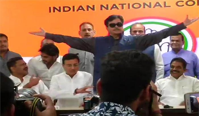  बीजेपी छोड़ कांग्रेस में शामिल हुए शत्रुघ्न सिन्हा