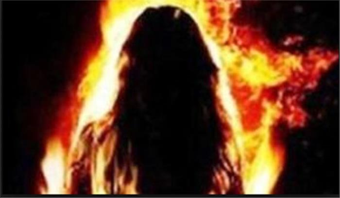 मेरठ : छेड़छाड़ से परेशान होकर आग लगाने वाली किशोरी की मृत्यु, तीन गिरफ्तार मेरठ : छेड़छाड़ से परेशान होकर आग लगाने वाली किशोरी की मृत्यु, तीन गिरफ्तार