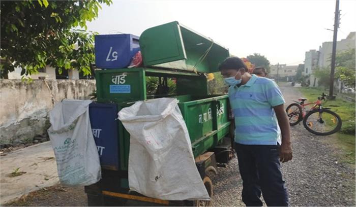 गंदगी फैलाने वालों पर निगम ने वसूला जुर्माना