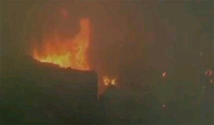भिवंडी में आग से दर्जनों गोदाम खाक