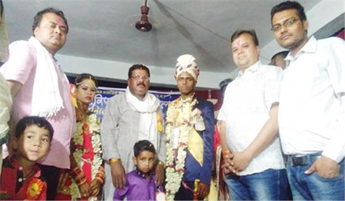 निर्धन कन्या का  रीती रिवाज़ से परिणय संस्कार कर किया विदा