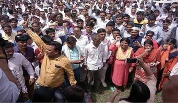 भोपाल में हजारों अध्यापक सड़कों पर उतरे, सोमवार से करेंगे अनशन