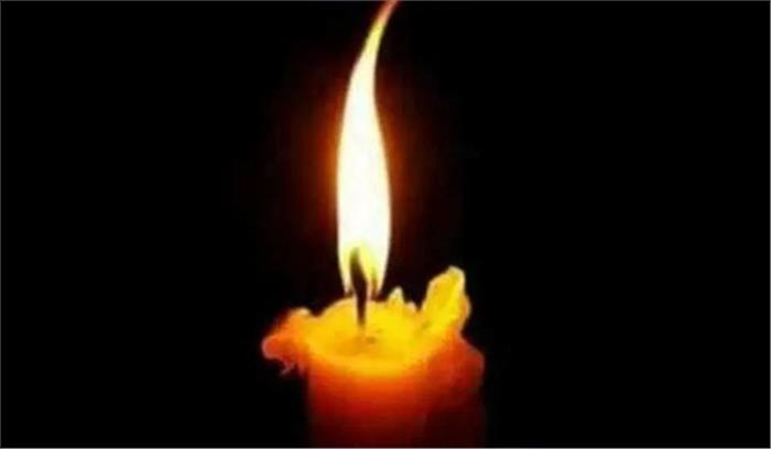 भोपाल गैस पीड़ितों को मेामबत्ती जलाकर दी गई श्रृद्धांजलि