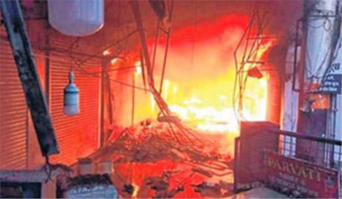 मध्यप्रदेश के बैरागढ में आग से एक सौ 20 दुकानें जलीं