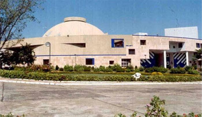 मप्र: विधायक आकर्षक परिधान में पहुंचे विधानसभा मप्र: विधायक आकर्षक परिधान में पहुंचे विधानसभा