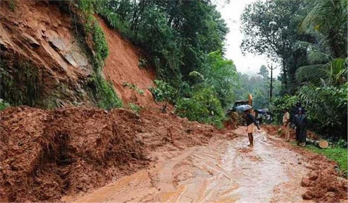 भूस्खलन में 12 मरे पहुंची डॉक्टरों की टीम