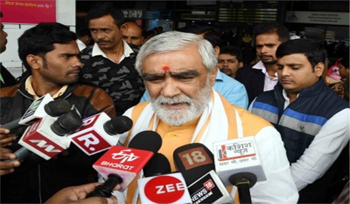 बिहार : केंद्रीय मंत्री अश्विनी चौबे ने खोया आपा, प्रदर्शनकारियों पर भड़के बिहार : केंद्रीय मंत्री अश्विनी चौबे ने खोया आपा, प्रदर्शनकारियों पर भड़के