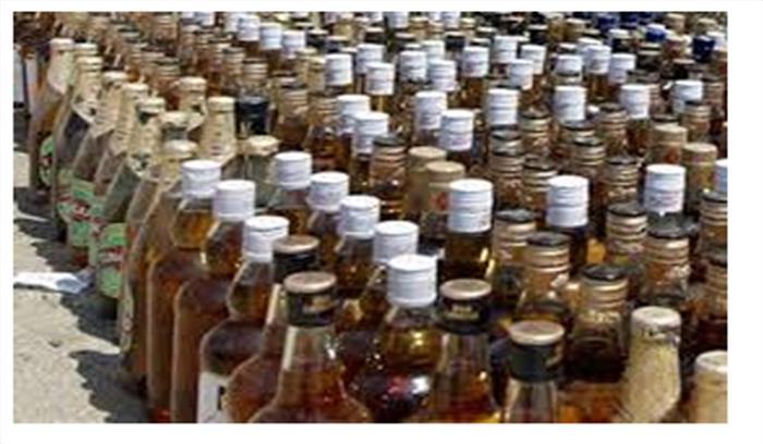 बिहार : खेत में बनी झोपड़ी से विदेशी और देशी शराब बरामद