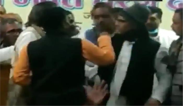 बिहार : कांग्रेस की बैठक में हंगामा, ड्रांइगरूम पॉलीटीशियन को बताया गया हार की वजह