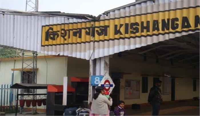 बिहार: ट्रेन में घायल महिला से डाक्टर ने मांगे रुपये, हंगामा