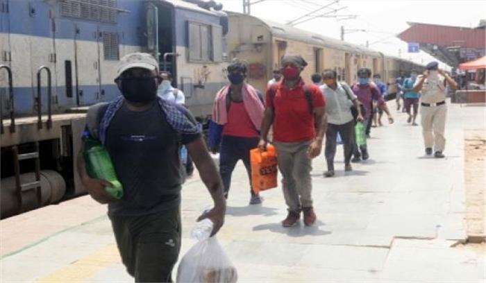 बिहार : मुजफ्फरपुर स्टेशन पर 2 श्रमिक ट्रेनों से उतारे गए महिला, बच्चे के शव