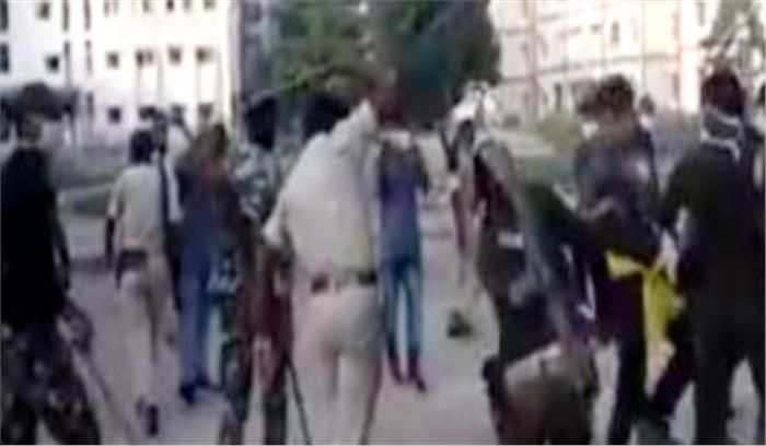 बिहार : प्रत्याशी का नामांकन रद्द होने के बाद कार्यकर्ताओं का हंगामा