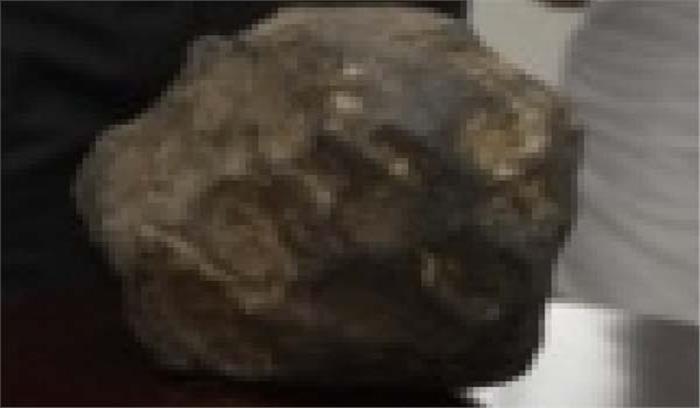 बिहार : मधुबनी में गिरे रहस्यमय पत्थर को संग्रहालय में रखा जाएगा