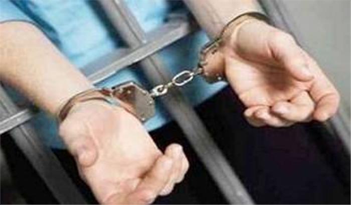 बिहार में हथियार के साथ 2 नक्सली गिरफ्तार बिहार में हथियार के साथ 2 नक्सली गिरफ्तार