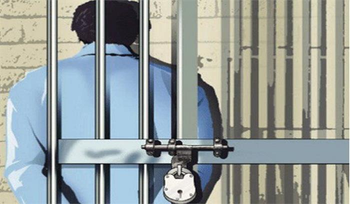 बिहार : नक्सली 2 लाख रुपये के साथ गिरफ्तार