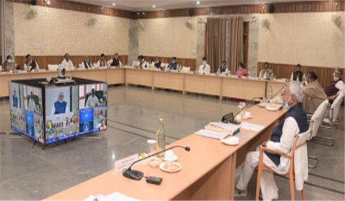 बिहार के सरकारी कार्यालयों में अब हस्तकरघा के बने चादर, परदे : नीतीश