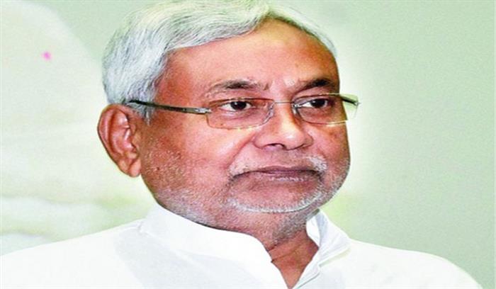 बिहार: नीतीश के काफिले पर पथराव, थानेदार का सिर फूटा