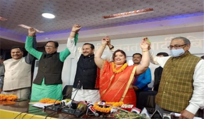 बिहार : मंत्री नीरज की पत्नी नूतन ने लोजपा छोड़कर भाजपा का थामा दामन