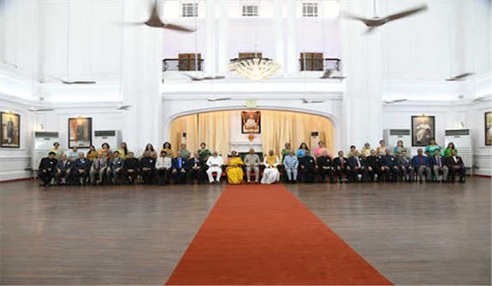 बिहार : राष्ट्रपति के सम्मान में राजभवन में हाई-टी आयोजित