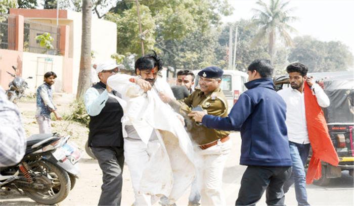 बिहार : पुलिस मुख्यालय के सामने युवक ने की आत्मदाह की कोशिश