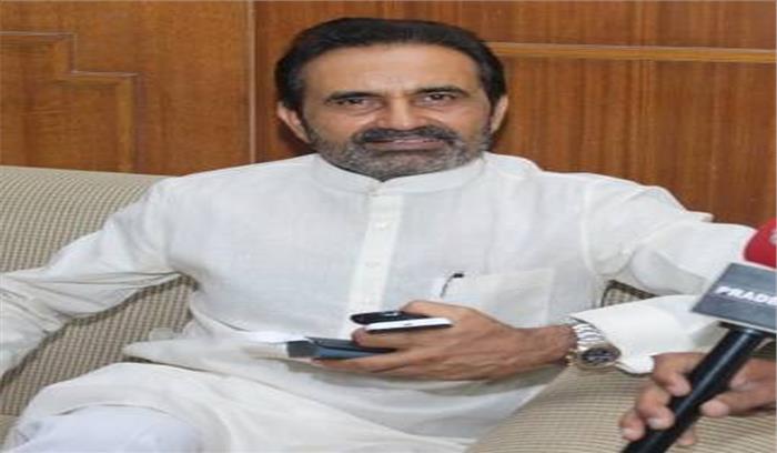 बिहार : आयकर अधिकारी पहुंचे कांग्रेस दफ्तर, गोहिल भड़के बिहार : आयकर अधिकारी पहुंचे कांग्रेस दफ्तर, गोहिल भड़के