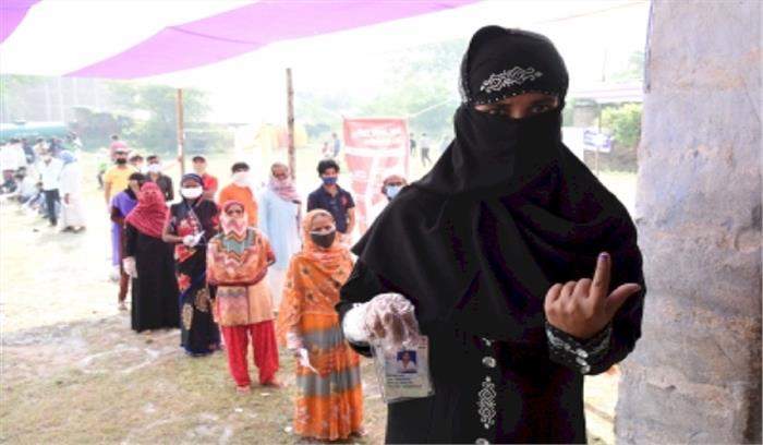 बिहार चुनाव : पहले चरण में 53.54 फीसदी मतदान