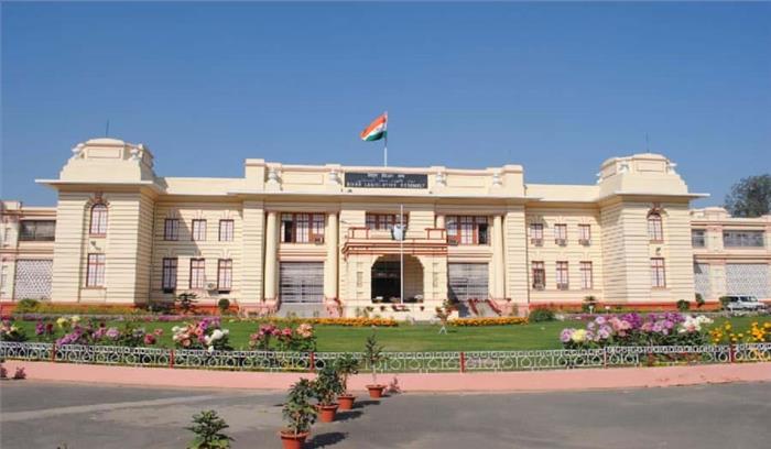 बिहार विधानसभा में हंगामा, विपक्ष स्वास्थ्य मंत्री के इस्तीफे पर अड़ा