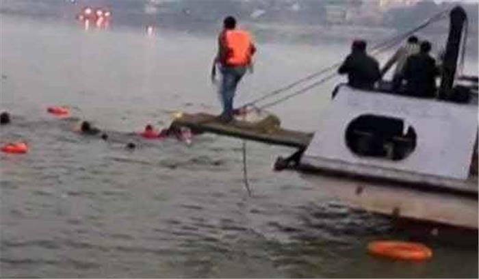 पटना में नौका दुर्घटना में 21 मरे ,कई लापता पटना में नौका दुर्घटना में 21 मरे ,कई लापता