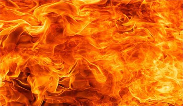 बिस्कुट फैक्ट्री में आग लगने से संपत्ति हुई नष्ट