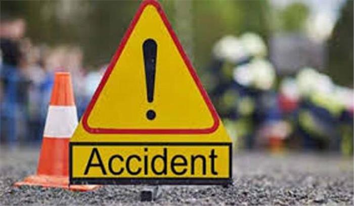 बिहार : ट्रक की चपेट में आने से दो युवक की मृत्यु