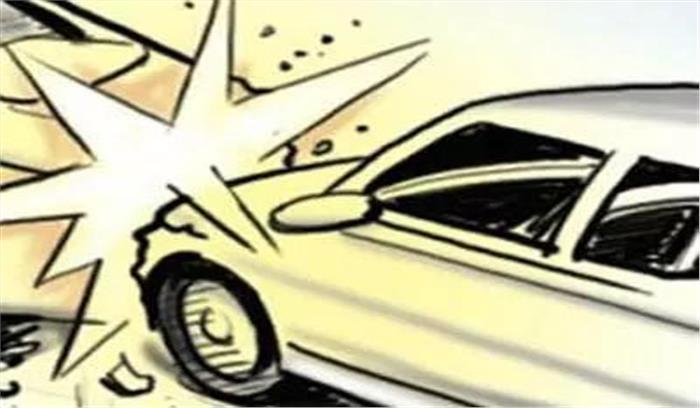 बिहार में कार और ट्रक के बीच टक्कर में बाराती की मौत