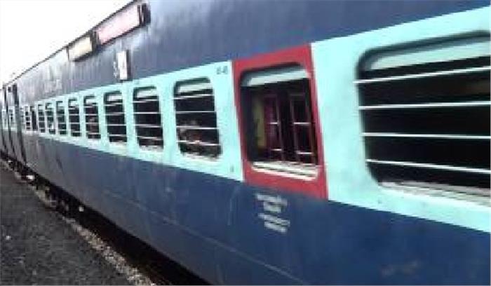  छपरा-टाटा एक्सप्रेस के शौचालय से बम बरामद