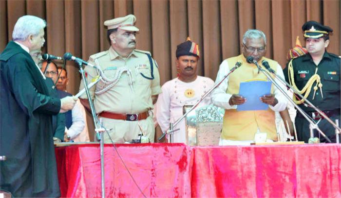 फागू चौहान ने ली बिहार के राज्यपाल पद की शपथ फागू चौहान ने ली बिहार के राज्यपाल पद की शपथ