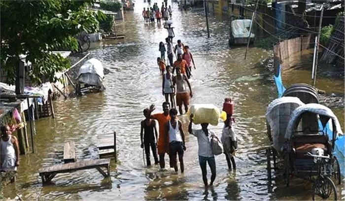 बिहार : बाढ़ का कहर 19 जिलों में जारी, अब तक 440 मरे