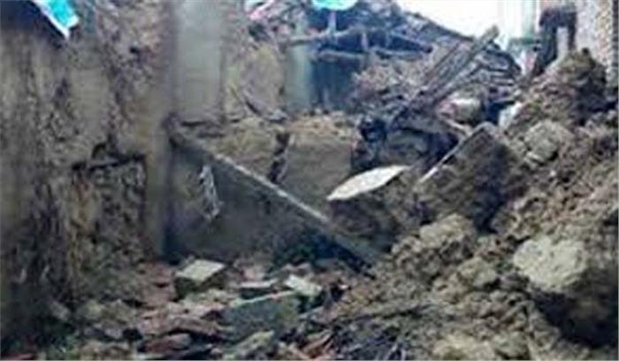 रोहतास में मकान गिरने से तीन लोगों की दबकर मौत, सात घायल