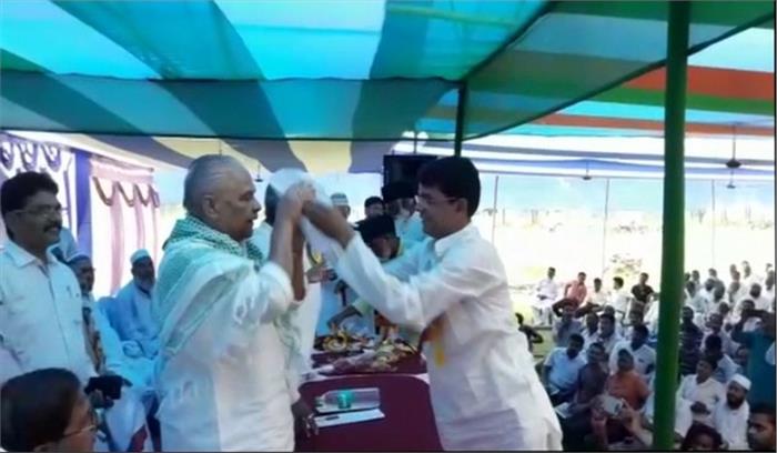 नीतीश के मंत्री बिजेंद्र प्रसाद यादव ने मुस्लिम टोपी पहनने से किया इनकार 