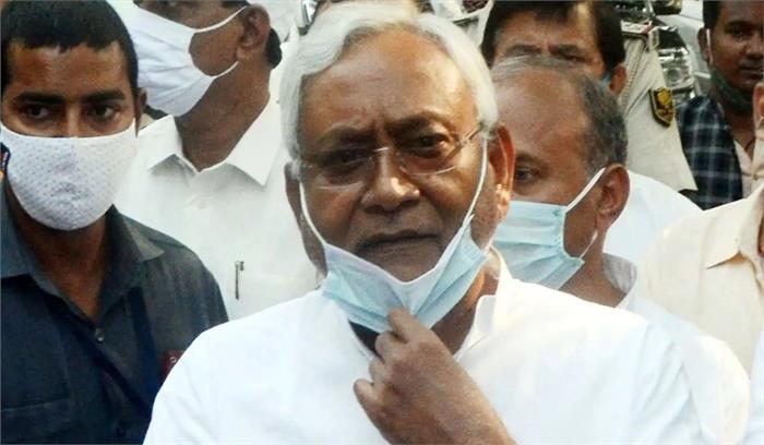 कोरोना की स्थिति का जायजा लेने के लिए सडकों पर उतरे सीएम नीतीश कुमार कोरोना की स्थिति का जायजा लेने के लिए सडकों पर उतरे सीएम नीतीश कुमार