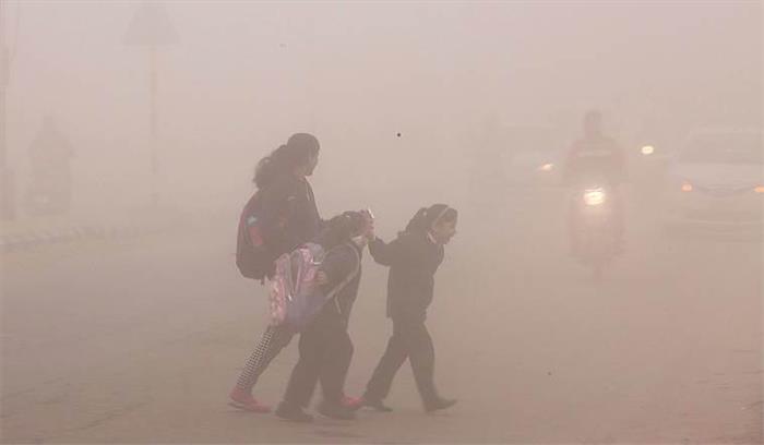 बिहार में कोहरा छाया, तापमान 5.4 डिग्री सेल्सियस दर्ज बिहार में कोहरा छाया, तापमान 5.4 डिग्री सेल्सियस दर्ज