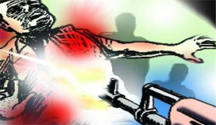 बिहार में नगर निगम के कर्मचारी की गोली मारकर हत्या बिहार में नगर निगम के कर्मचारी की गोली मारकर हत्या