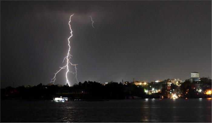 बिहार में आसमानी बिजली ने फिर ली 20 की जान, 3 दिनों में 61 मौतें 