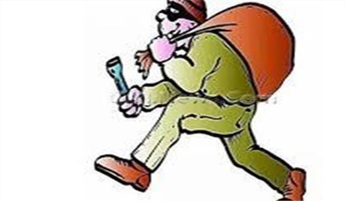 वैज्ञानिक के घर से अपराधियों ने लाखों की चोरी की