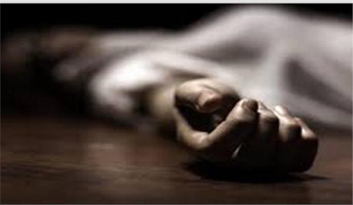 माँ ने बेटी के प्रेम प्रसंग से आहत होकर की आत्महत्या