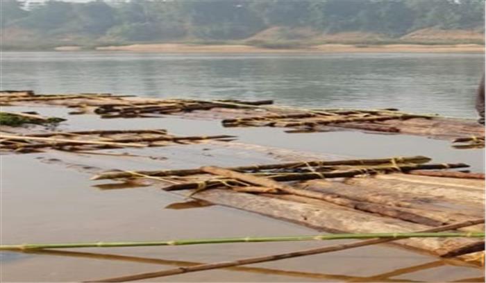 छत्तीसगढ़-महाराष्ट्र सीमा पर वन विभाग ने किया सागौन के 83 गोले जब्त