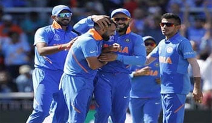 विश्व कप : इंग्लैंड ने टॉस जीता, भारत को गेंदबाजी के लिए बुलाया